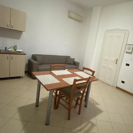 Apartament Piata Victoriei Timisoara Appartement Buitenkant foto