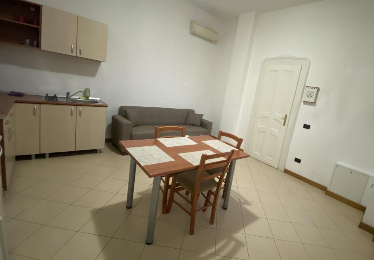 Apartament Piata Victoriei Timisoara Appartement Buitenkant foto